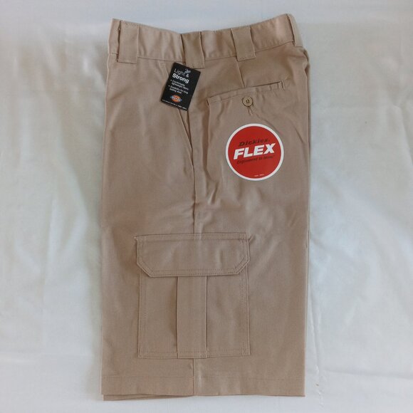 Dickies Men's 13" Inseam Flex Waist Relaxed Fit cargo beige Shorts Size 30 NWT - Picture 3 of 7